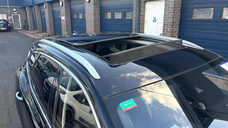 MG Hs 1.5 T-GDI Exclusive 5dr DCT Petrol Hatchback